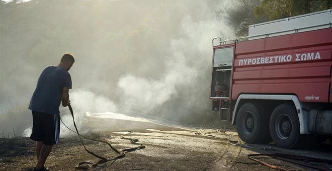 Υπό μερικό έλεγχο η φωτιά στη Σάρτη